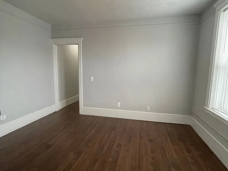675 W Willis St — Photo 8