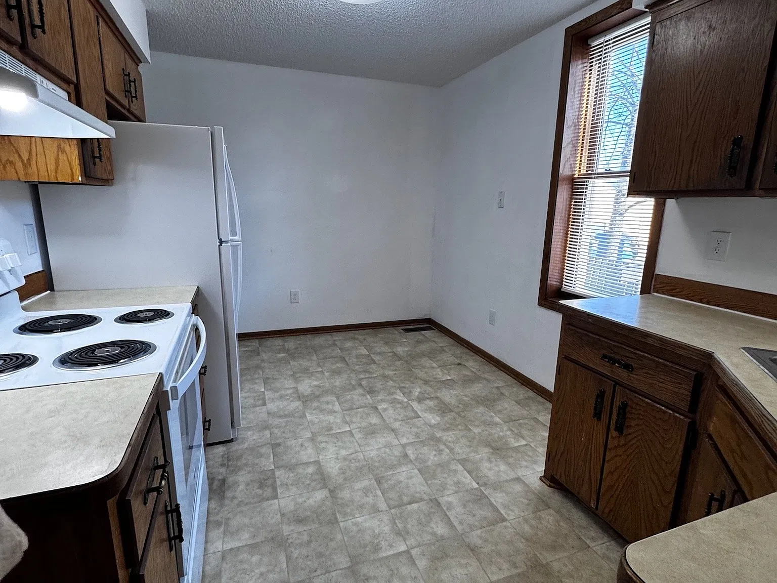 Two bed one bath townhouse in Chaska MN — Photo 1