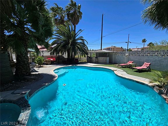 3rd image of 5906 El Parque Ave