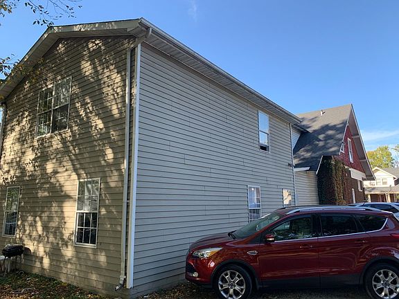 2nd image of 220 University Ave #B