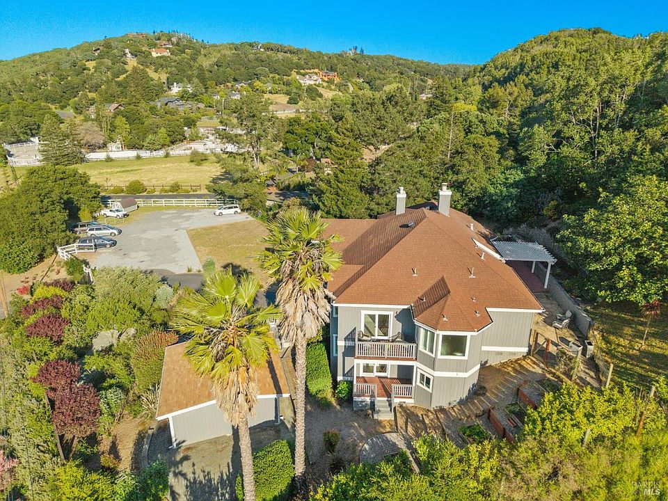 1st image of 615 Bugeia Lane