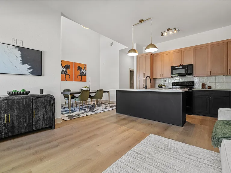 4214 Clover St — Photo 10
