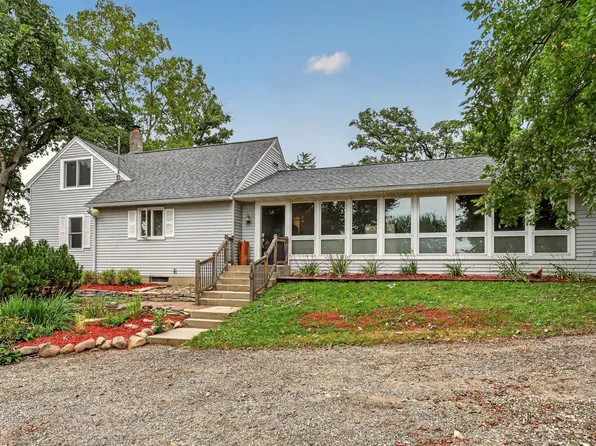 4220 Eastwood Rd SE, Rochester, MN 55904