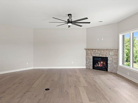 3rd image of 8432 Shell Dr