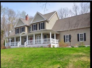 10 Hallview Dr, Simsbury, CT 06070