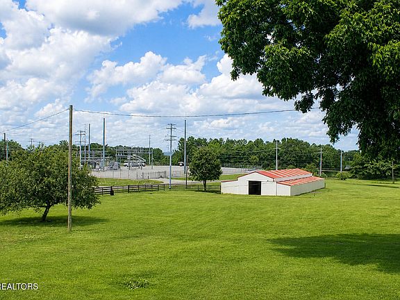 4th image of Flat Gap Rd