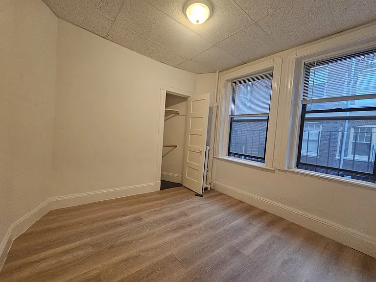 24 Phillips St #6 — Photo 2