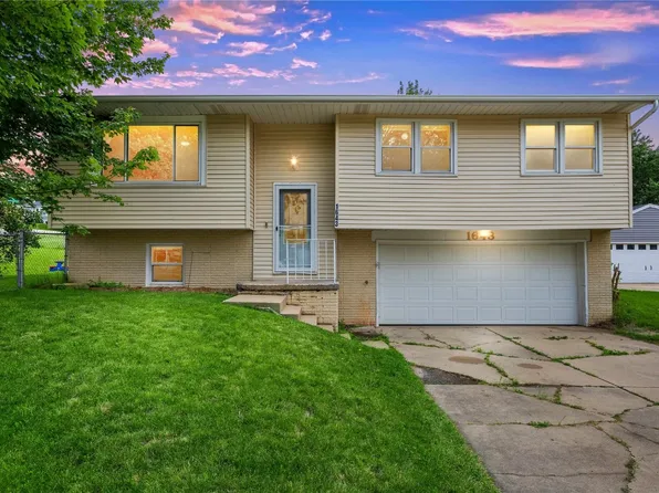 1643 Elaine Dr NW, Cedar Rapids, IA 52405