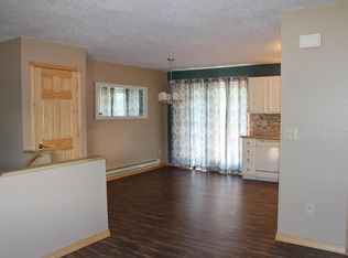 10 Skyview Dr, Newcastle, WY 82701