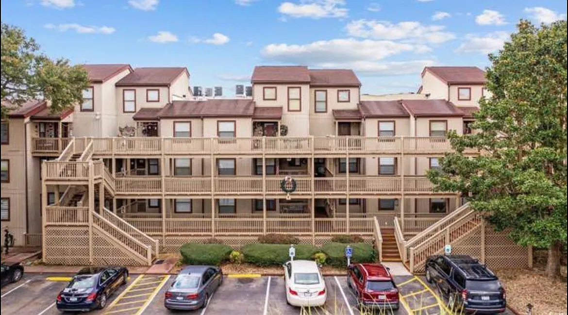 2 bed, 1150 sqft, $1,850 — Photo 1