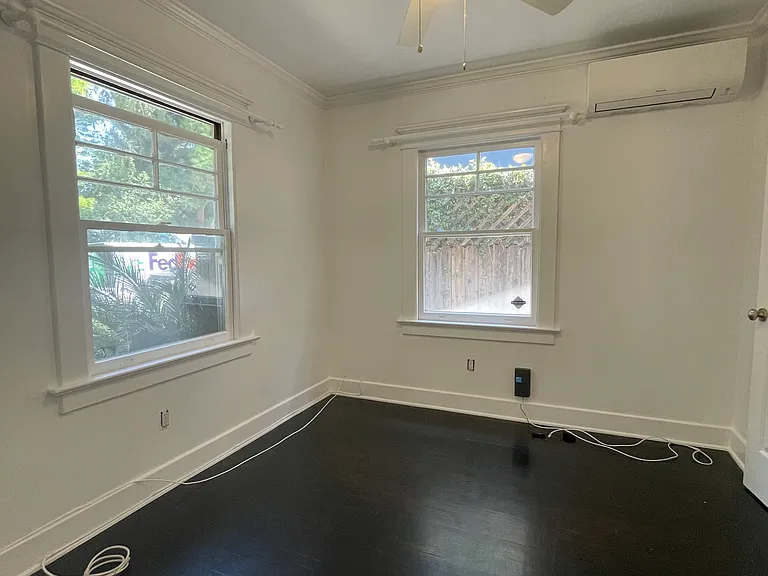 3327 Caroline Ave — Photo 8