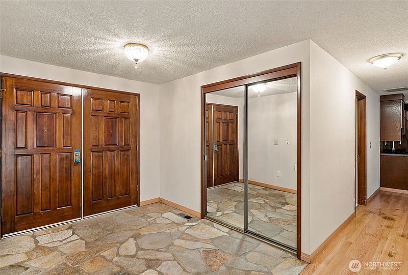 4th image of 5628 139th Street NW