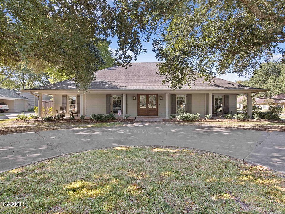 1st image of 309 Lakeside Dr