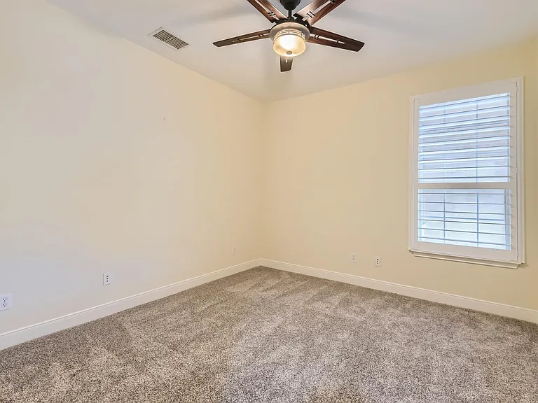 2210 Onion Creek Pkwy #402 — Photo 16