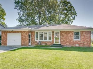 230 N Julia St, Smithton, IL 62285