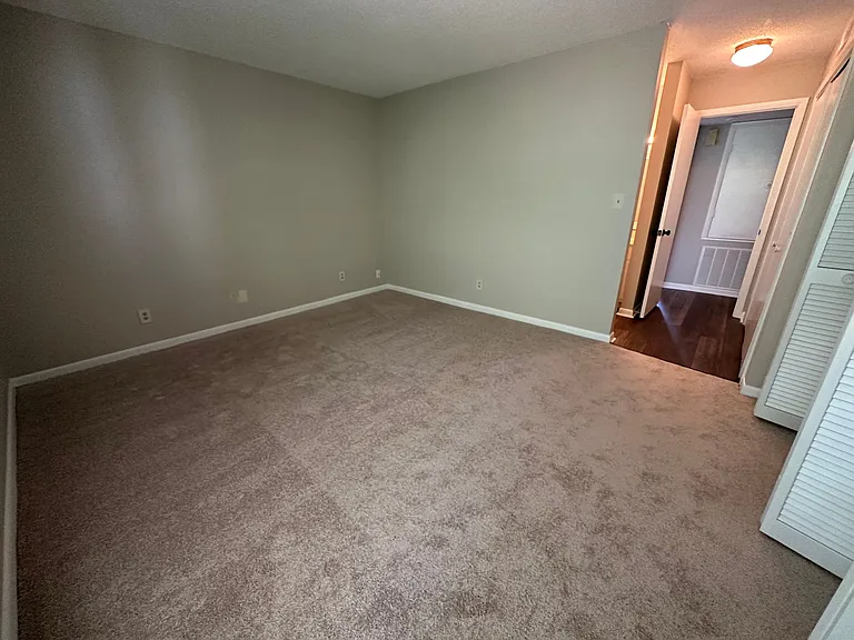 203 Driftwood Ln — Photo 8