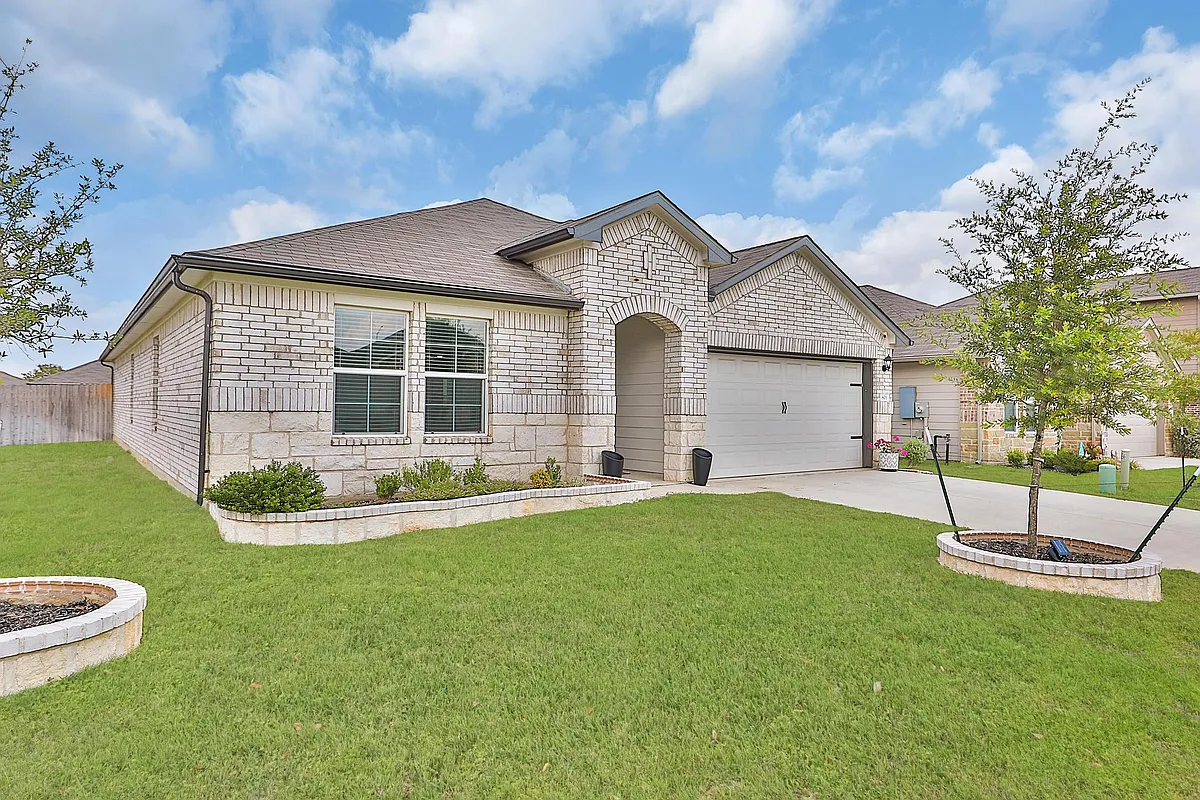 Building Photo - 801 Cinnamon Teal