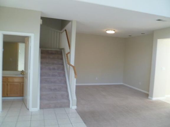 4th image of 409 Gingerwood Ln