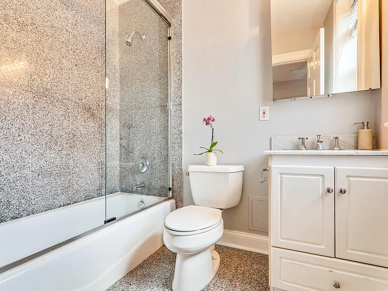 1212 M St NW #401 — Photo 6