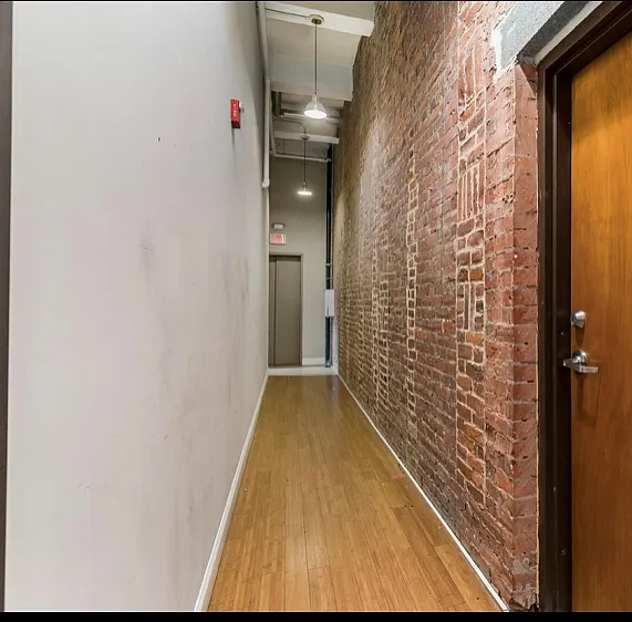 1637 Poplar St — Photo 2