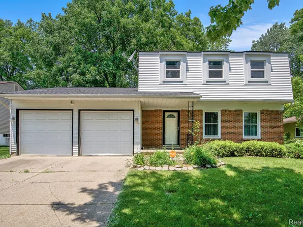 1817 Hamlet Dr, Ypsilanti, MI 48198