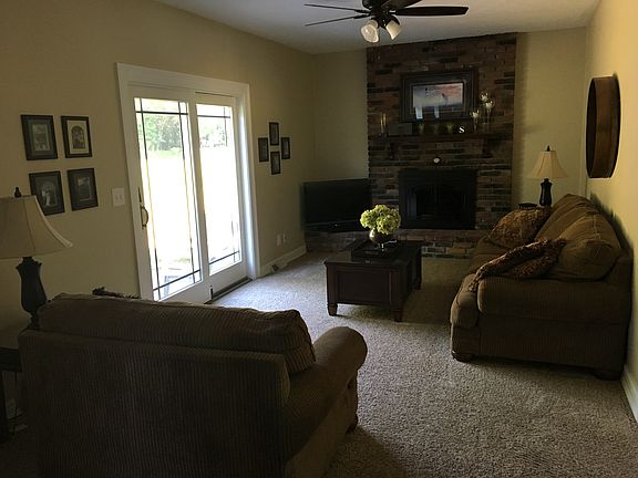 4th image of 5673 Louise Dr