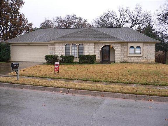 2nd image of 1724 Schumac Ln