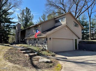 6109 Chamonix Ct SE, Grand Rapids, MI
