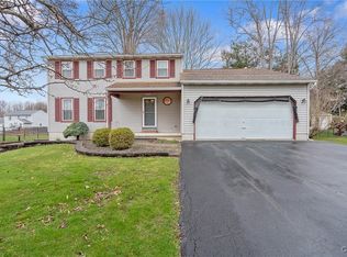 8616 Snowshoe Trl, Cicero, NY 13039
