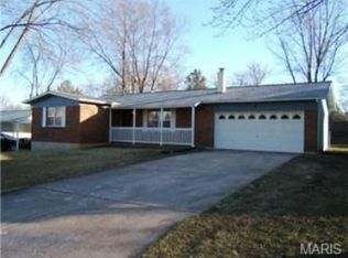 10 Soutee Dr, Saint Peters, MO 63376