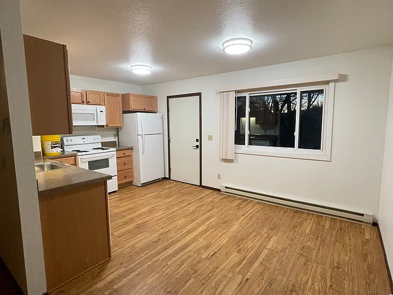 123 Turner Ct #4 — Photo 8