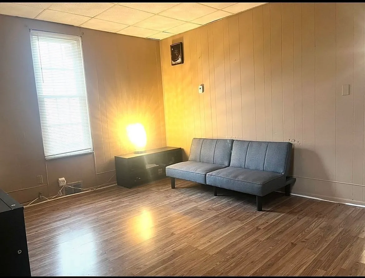 422 Galbreath St — Photo 2