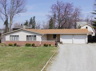 126 Beechwood Dr, Westfield, IN 46074