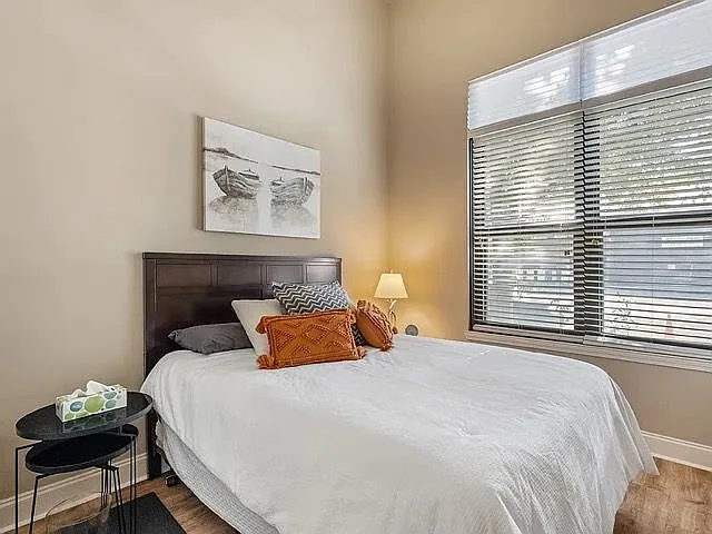 445 W Blount Ave #102 — Photo 9