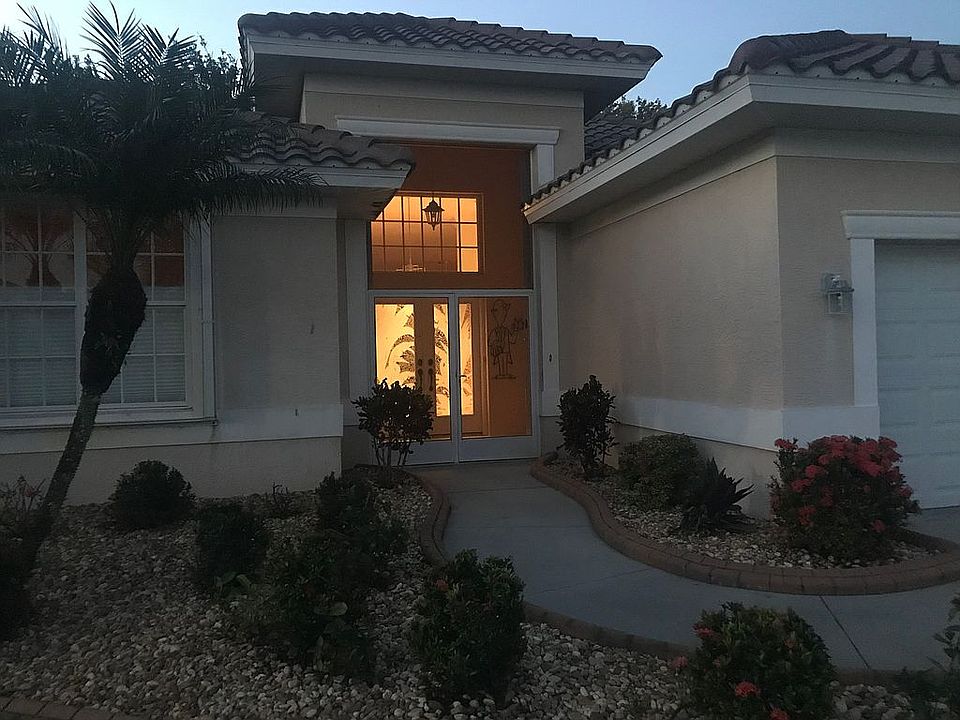 1st image of 621 Silk Oak Dr