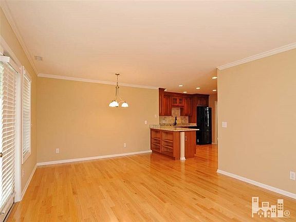 5th image of 4229 Aftonshire Dr