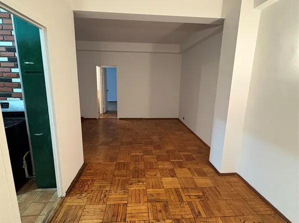 24 Metropolitan Oval APT Me, Bronx, NY 10462
