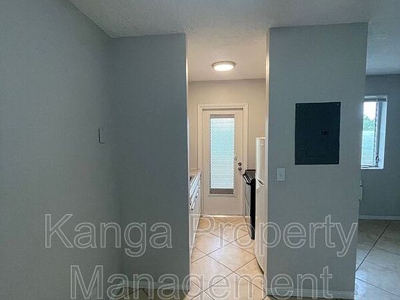 2nd image of 5400 N Flagler Dr APT C17
