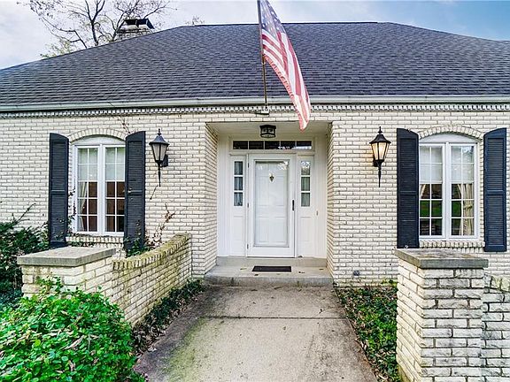 3rd image of 480 Chowning Cir