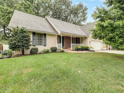 904 NW Oak Ridge Dr, Blue Springs, MO, 64015