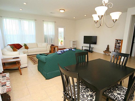 Living/dining combo