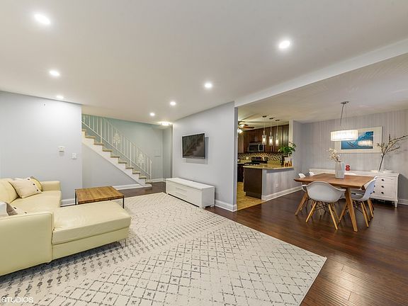 3rd image of 2 E Lillian Ave APT 2A