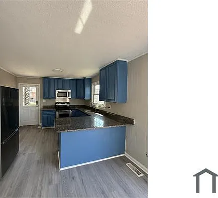 285 Decatur Dr — Photo 3