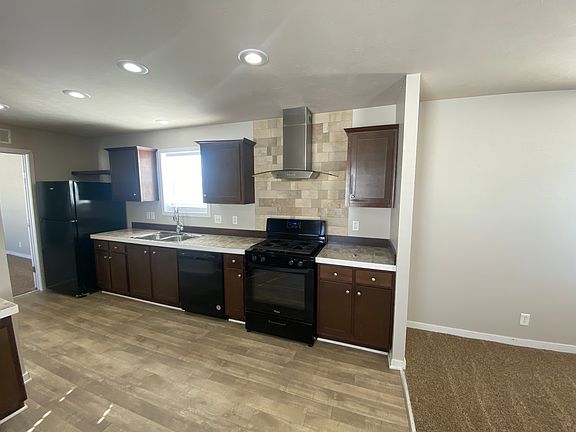 3rd image of 59346 Dawn St