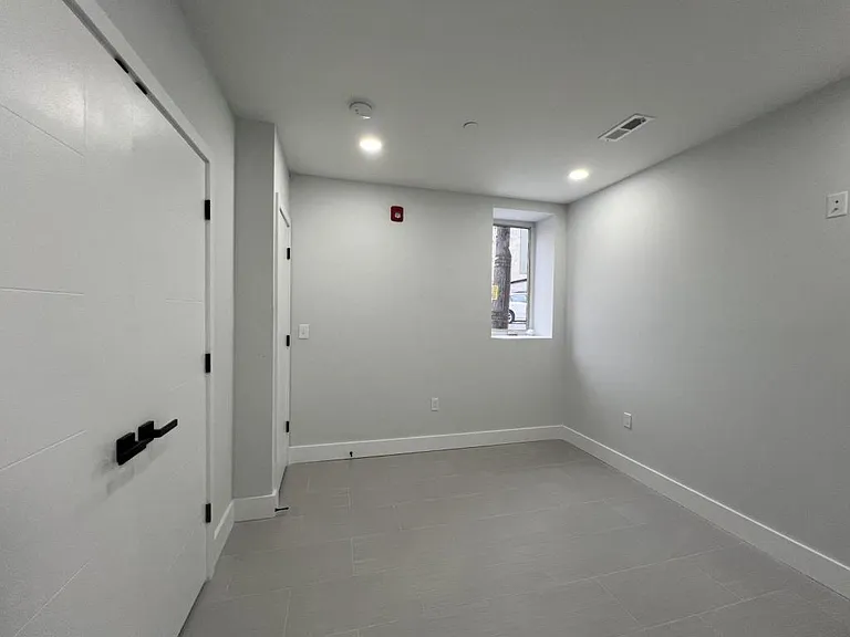 2439 N Marshall St — Photo 7