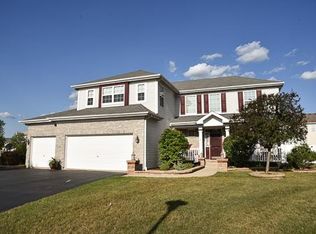 417 Blue Heron Cir, Bartlett, IL 60103