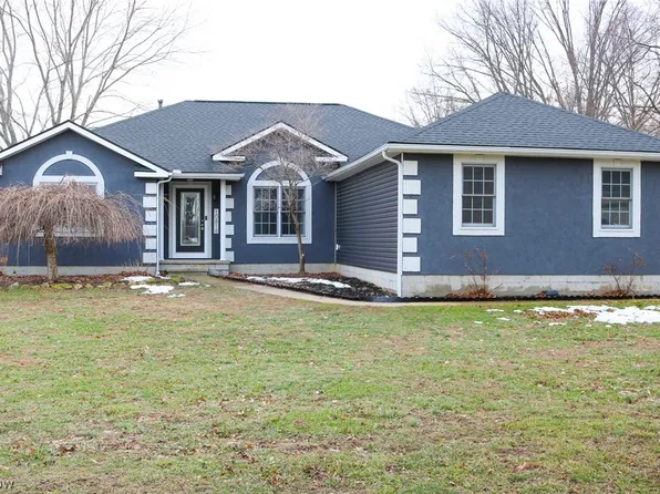 10818 Church Rd, Huron, OH 44839