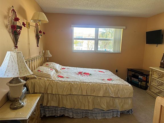 4th image of 2871 E Sunrise Lakes Drive #201