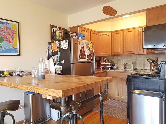 3rd image of 2650 30th St APT 3R