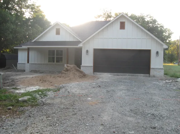 2056 N Cherokee Ave, Chouteau, OK 74337